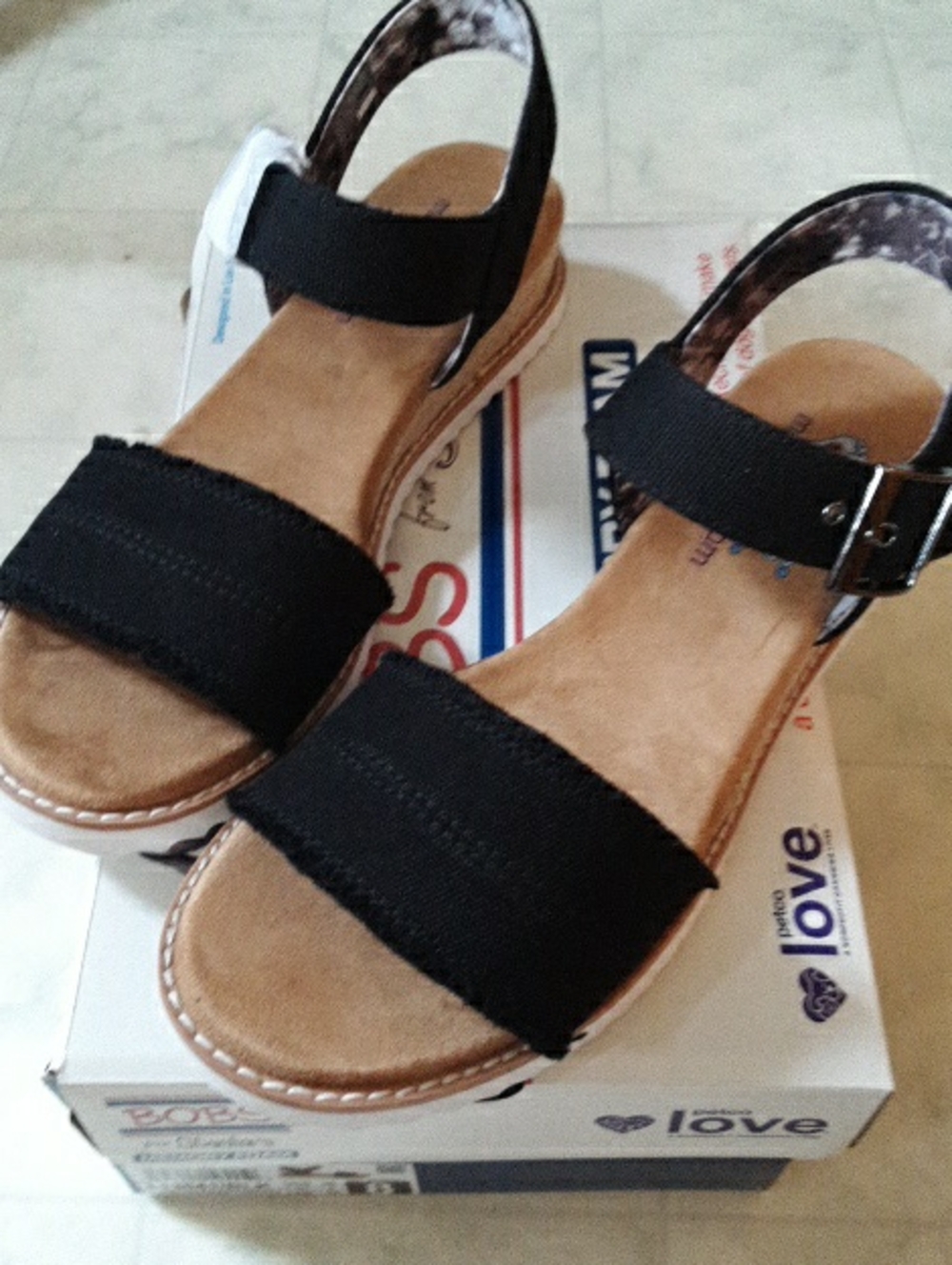 NWT Bob's From SKECHERS Sandals